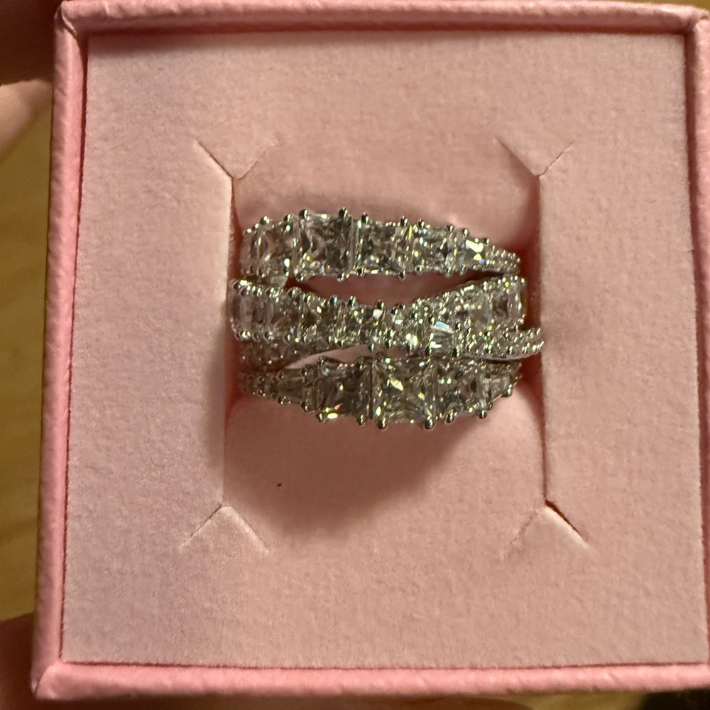 Swarovski Silver Crystal Ring- Size 7 - Picture 4 of 15